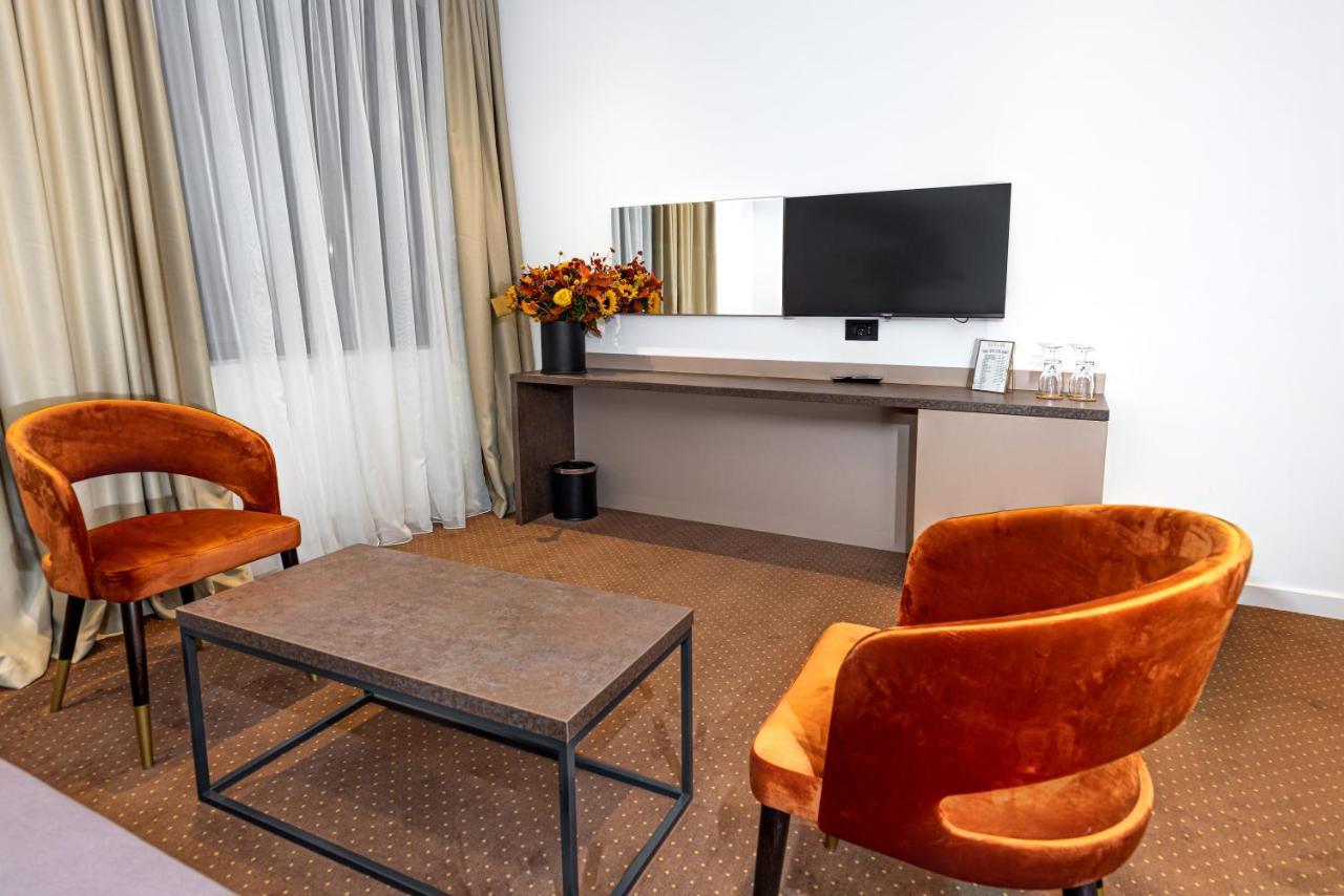 Hotel Ub Aqua Park Ub Ngoại thất bức ảnh