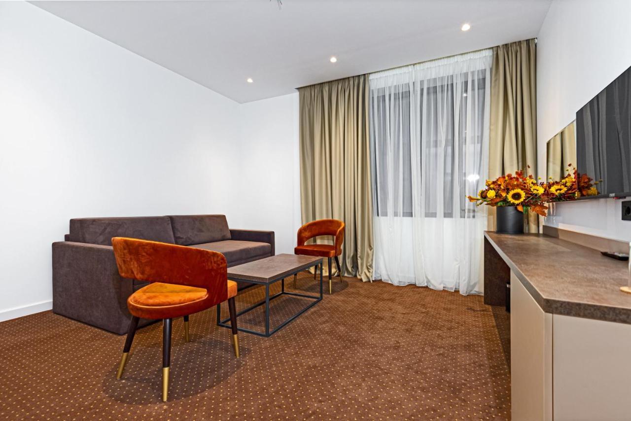 Hotel Ub Aqua Park Ub Ngoại thất bức ảnh