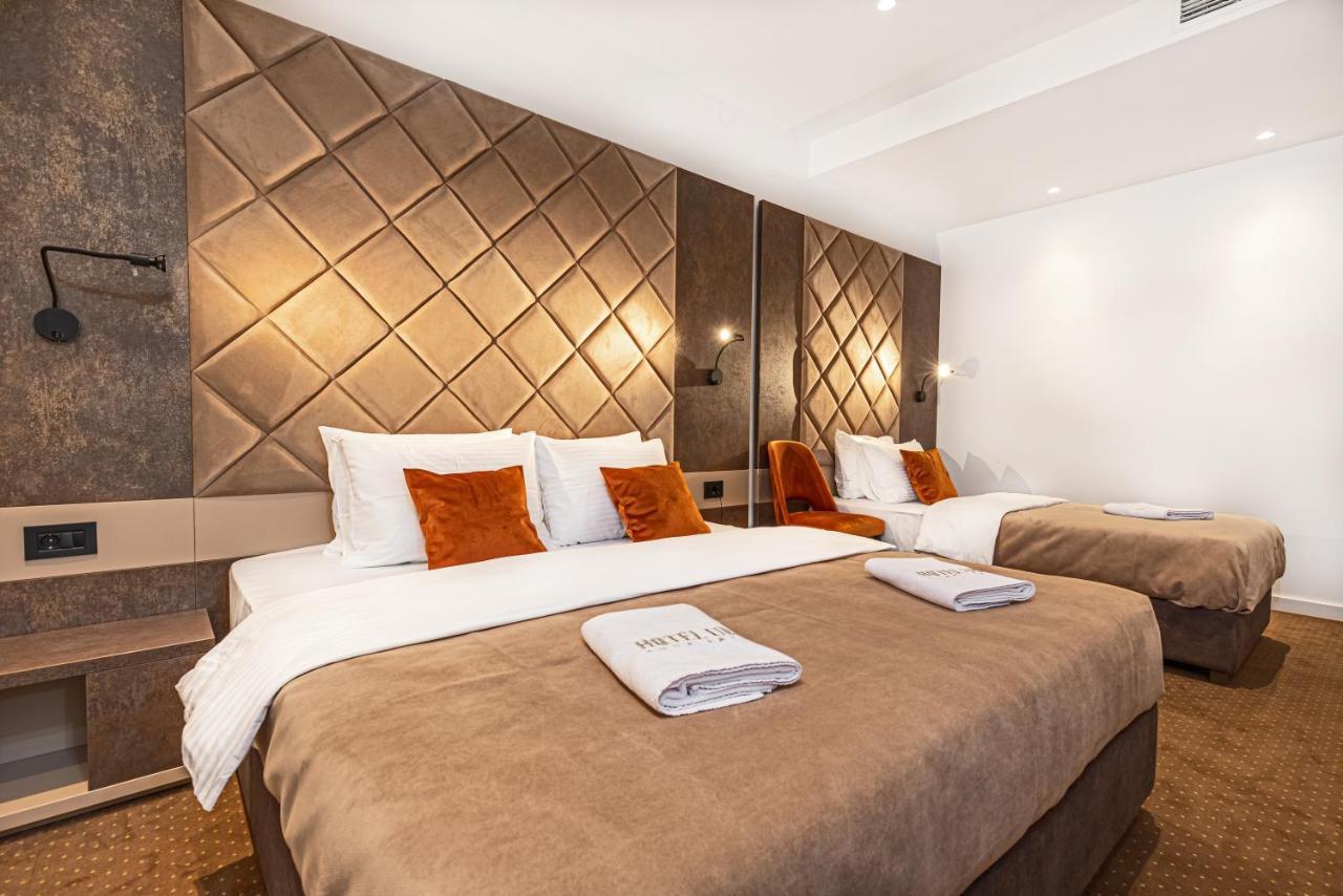 Hotel Ub Aqua Park Ub Ngoại thất bức ảnh