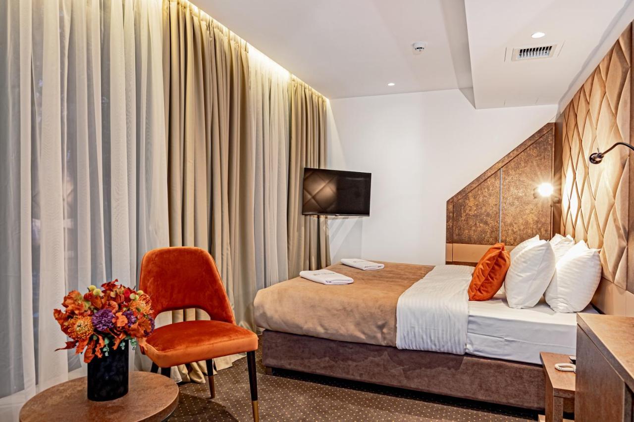 Hotel Ub Aqua Park Ub Ngoại thất bức ảnh